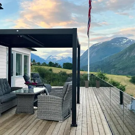 Feriehus Perfectly Located Between Fjord And Mountains *