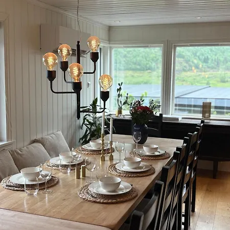 펜션 Perfectly Located Between Fjord And Mountains 스트륀