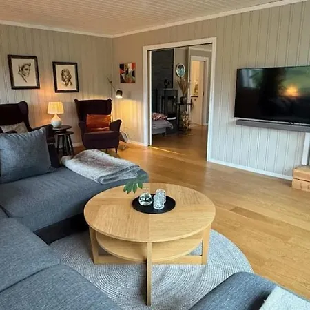Feriehus Perfectly Located Between Fjord And Mountains *