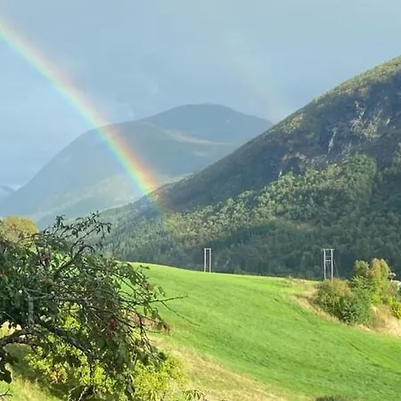 Perfectly Located Between Fjord And Mountains * Stryn