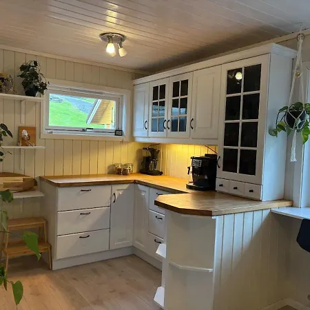 Perfectly Located Between Fjord And Mountains Feriehus *